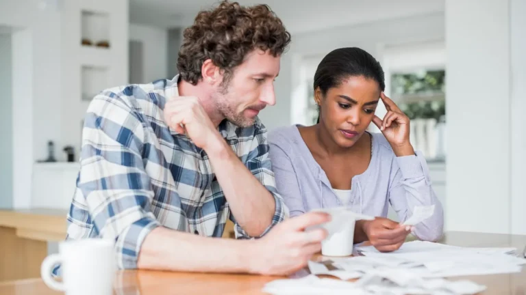 How to Manage Financial Disagreements During Couples Trips: A Definitive Guide